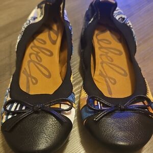 Rebels Multicolor Flats with Black Accents